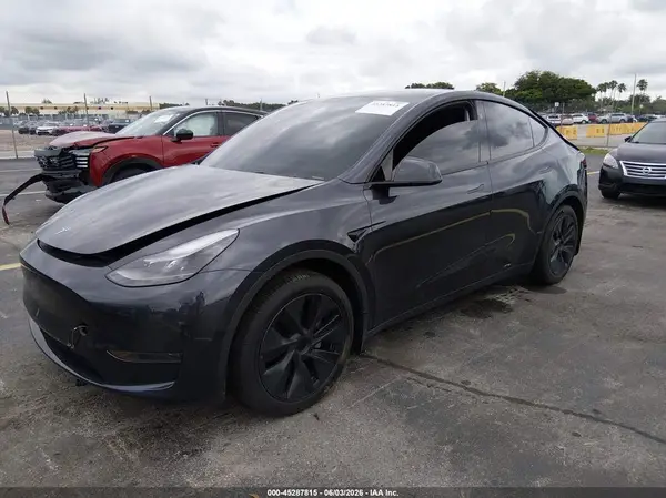 7SAYGDED5RF159714 2024 TESLA MODEL Y - Image 2