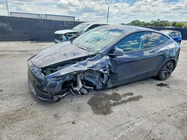 7SAYGDED5RF161043 2024 TESLA MODEL Y - Image 1