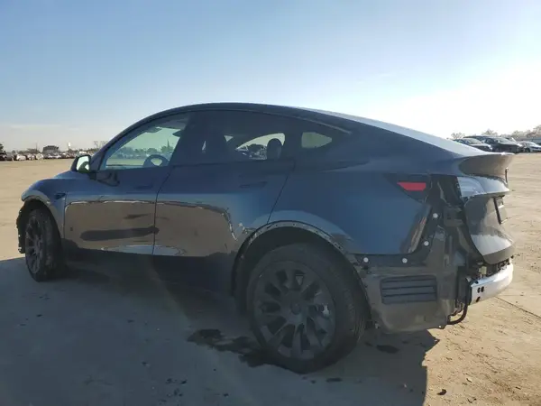 7SAYGDED5RF185245 2024 TESLA MODEL Y - Image 2