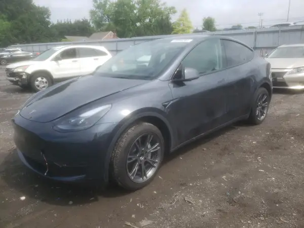 7SAYGDED5RF199713 2024 TESLA MODEL Y - Image 1