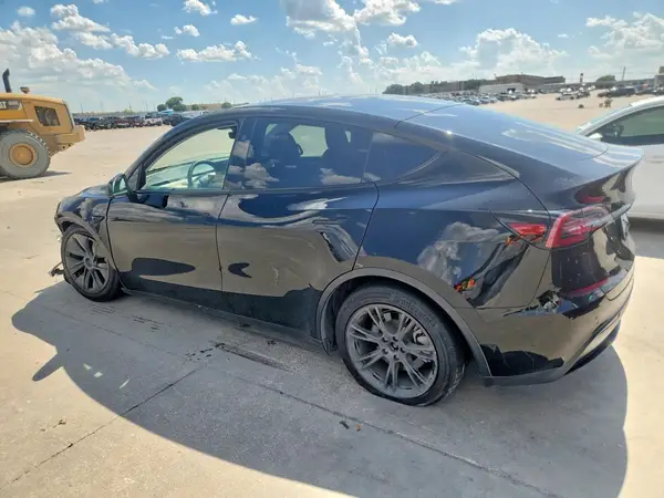 7SAYGDED5SA343599 2025 TESLA MODEL Y - Image 2