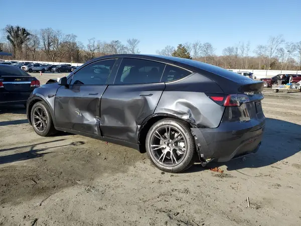 7SAYGDED5SA346213 2025 TESLA MODEL Y - Image 2