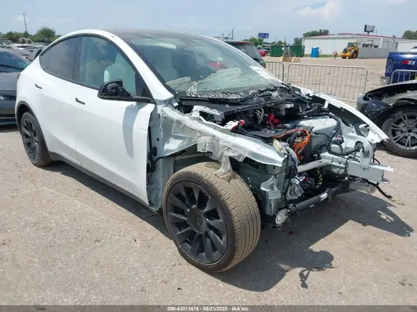 7SAYGDED5SA349807 2025 TESLA MODEL Y - Image 1