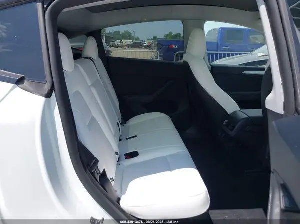 7SAYGDED5SA349807 2025 TESLA MODEL Y - Image 8