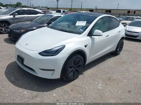 7SAYGDED5SA352609 2025 TESLA MODEL Y - Image 2