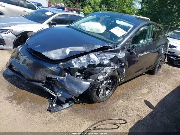 7SAYGDED5SA352934 2025 TESLA MODEL Y - Image 2