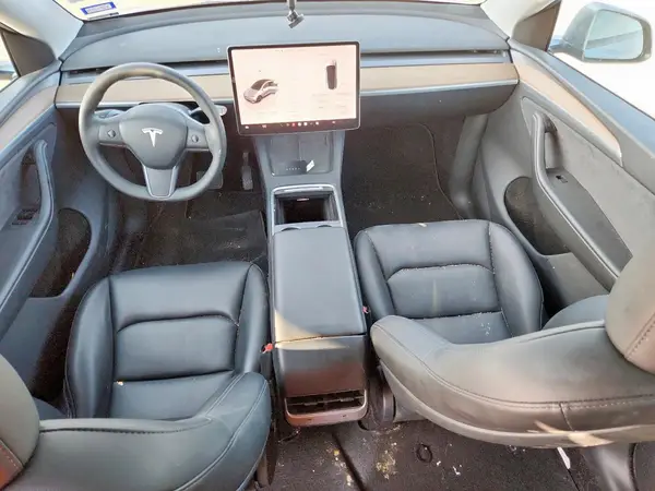 7SAYGDED5SA359074 2025 TESLA MODEL Y - Image 8