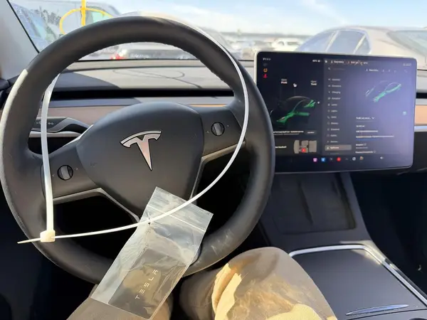 7SAYGDED5SA364548 2025 TESLA MODEL Y - Image 8