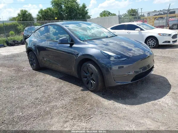 7SAYGDED5SA369393 2025 TESLA MODEL Y - Image 1