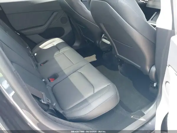 7SAYGDED5SA370060 2025 TESLA MODEL Y - Image 8