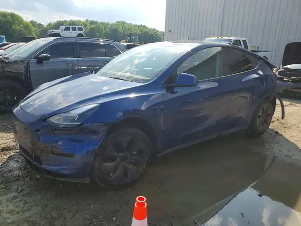 7SAYGDED5SA372763 2025 TESLA MODEL Y - Image 1