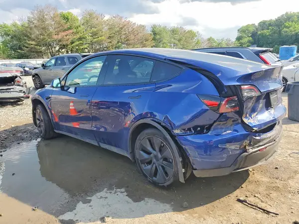 7SAYGDED5SA372763 2025 TESLA MODEL Y - Image 2