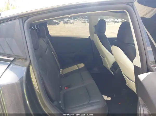 7SAYGDED5SA374996 2025 TESLA MODEL Y - Image 8