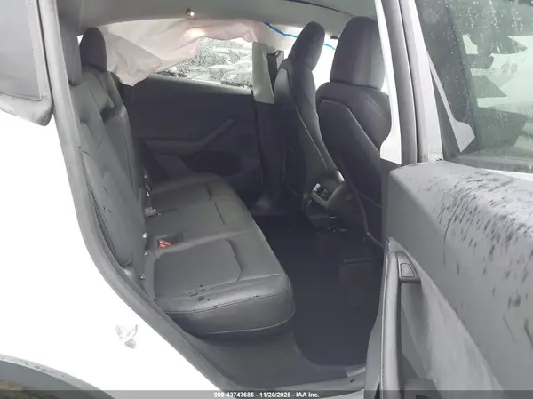7SAYGDED5SA375064 2025 TESLA MODEL Y - Image 8