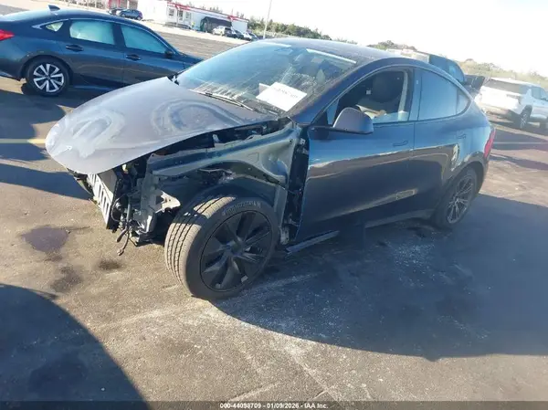 7SAYGDED5SA375484 2025 TESLA MODEL Y - Image 2