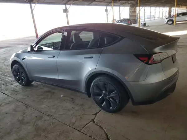7SAYGDED5SA375937 2025 TESLA MODEL Y - Image 2
