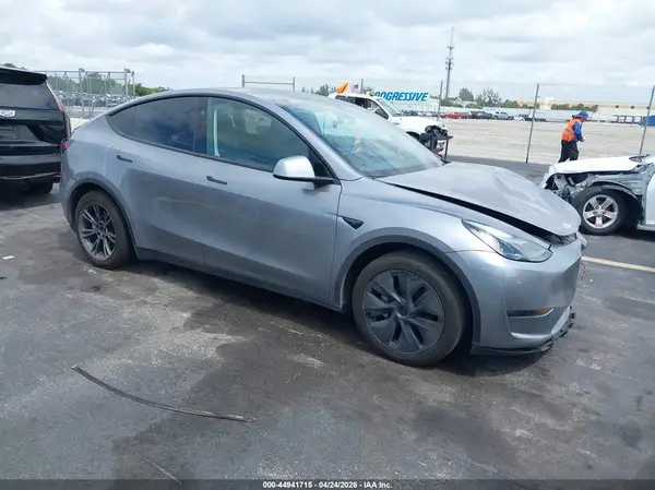 7SAYGDED5SA378904 2025 TESLA MODEL Y - Image 1