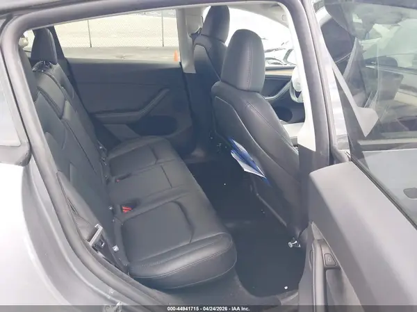 7SAYGDED5SA378904 2025 TESLA MODEL Y - Image 8