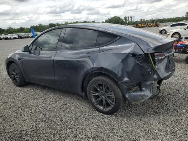 7SAYGDED5SA379213 2025 TESLA MODEL Y - Image 2