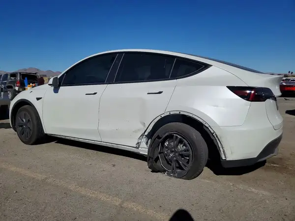 7SAYGDED5SF216144 2025 TESLA MODEL Y - Image 2