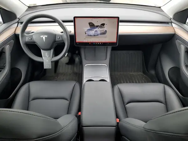 7SAYGDED5SF241318 2025 TESLA MODEL Y - Image 8