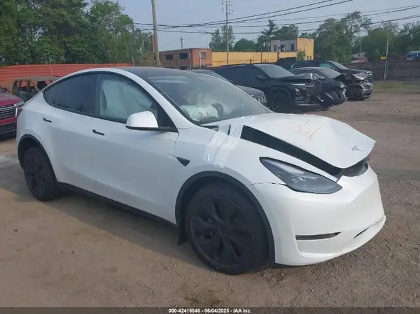 7SAYGDED5SF244428 2025 TESLA MODEL Y - Image 1