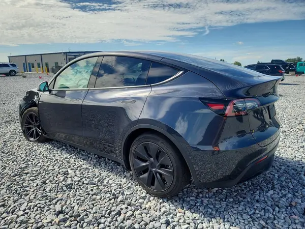 7SAYGDED5SF258877 2025 TESLA MODEL Y - Image 2