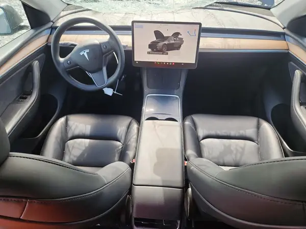 7SAYGDED5SF258877 2025 TESLA MODEL Y - Image 8