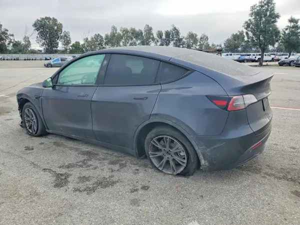 7SAYGDED5SF260810 2025 TESLA MODEL Y - Image 2