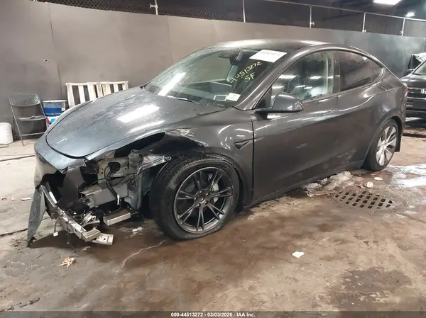7SAYGDED5SF271211 2025 TESLA MODEL Y - Image 2