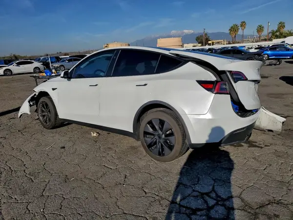 7SAYGDED5SF276022 2025 TESLA MODEL Y - Image 2