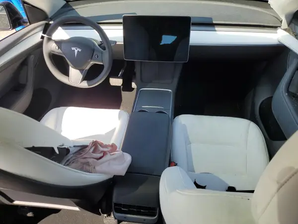 7SAYGDED5SF279616 2025 TESLA MODEL Y - Image 8