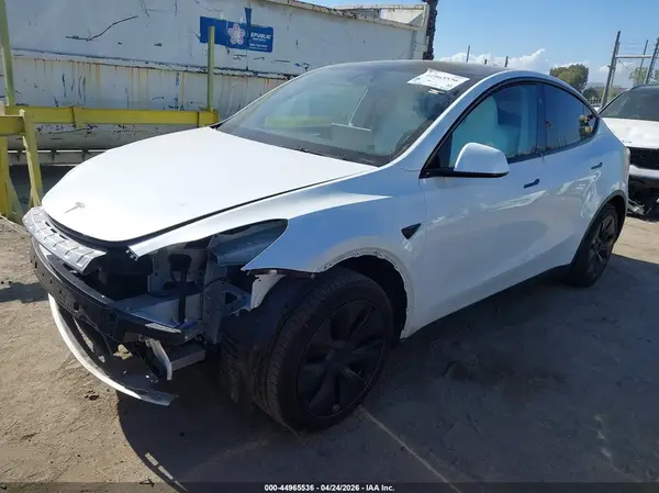 7SAYGDED5SF316468 2025 TESLA MODEL Y - Image 2