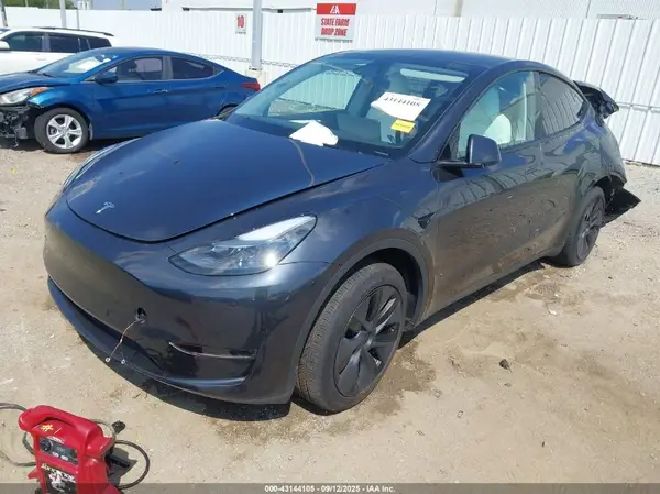 7SAYGDED5SF321430 2025 TESLA MODEL Y - Image 2