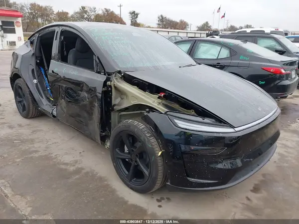 7SAYGDED5TA438620 2026 TESLA MODEL Y - Image 1