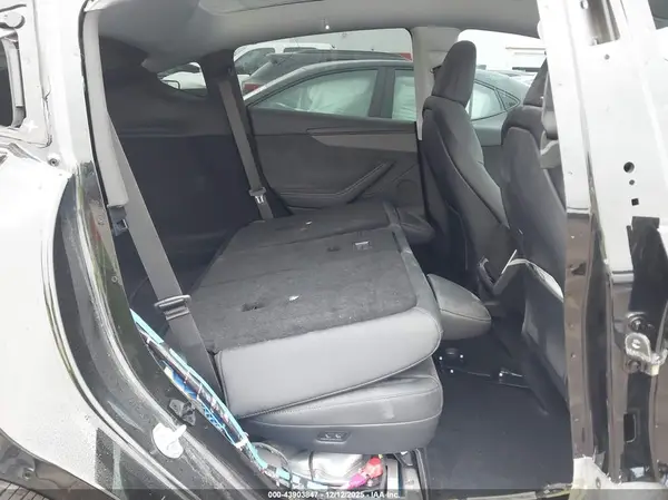 7SAYGDED5TA438620 2026 TESLA MODEL Y - Image 8