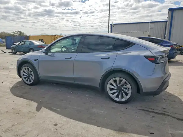 7SAYGDED5TA459774 2026 TESLA MODEL Y - Image 2