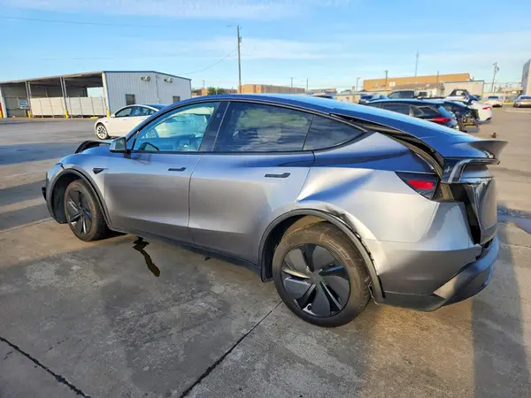 7SAYGDED5TA469141 2026 TESLA MODEL Y - Image 2