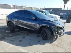7SAYGDED5TA485596 2026 TESLA MODEL Y