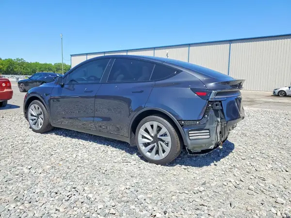 7SAYGDED5TA610452 2026 TESLA MODEL Y - Image 2