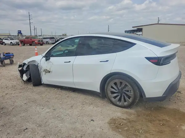 7SAYGDED5TA652099 2026 TESLA MODEL Y - Image 2