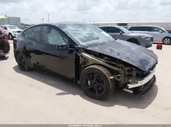 7SAYGDED5TA676158 2026 TESLA MODEL Y