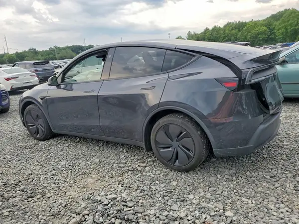 7SAYGDED5TF376770 2026 TESLA MODEL Y - Image 2