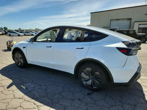 7SAYGDED5TF380169 2026 TESLA MODEL Y - Image 2