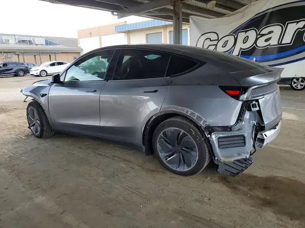7SAYGDED5TF381032 2026 TESLA MODEL Y - Image 2