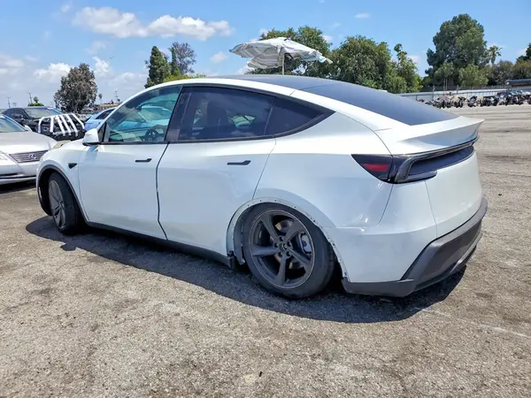 7SAYGDED5TF383475 2026 TESLA MODEL Y - Image 2