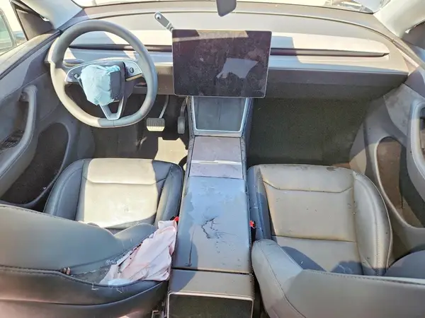 7SAYGDED5TF390975 2026 TESLA MODEL Y - Image 8