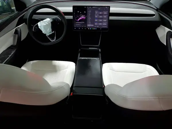 7SAYGDED5TF397635 2026 TESLA MODEL Y - Image 8
