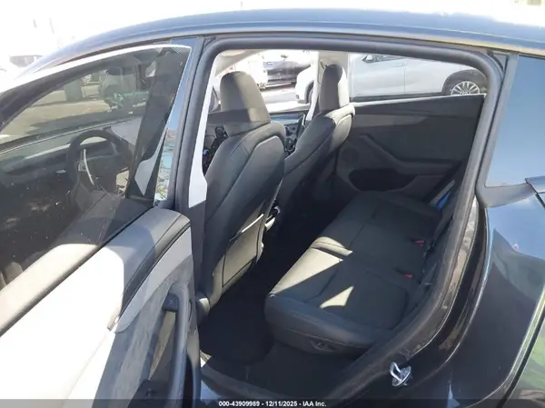 7SAYGDED5TF417138 2026 TESLA MODEL Y - Image 8