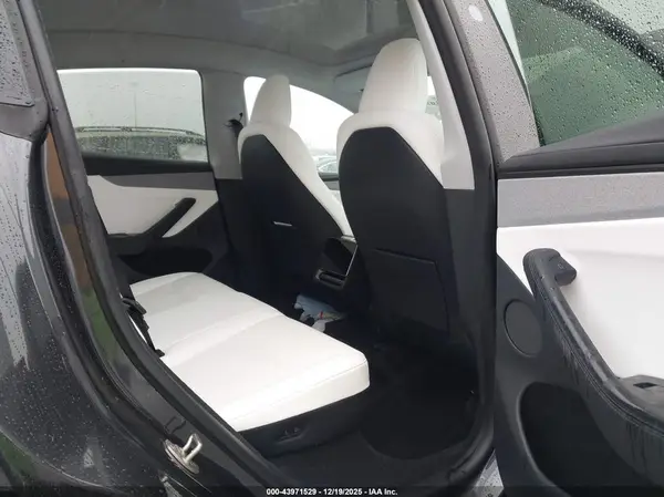 7SAYGDED5TF423778 2026 TESLA MODEL Y - Image 8